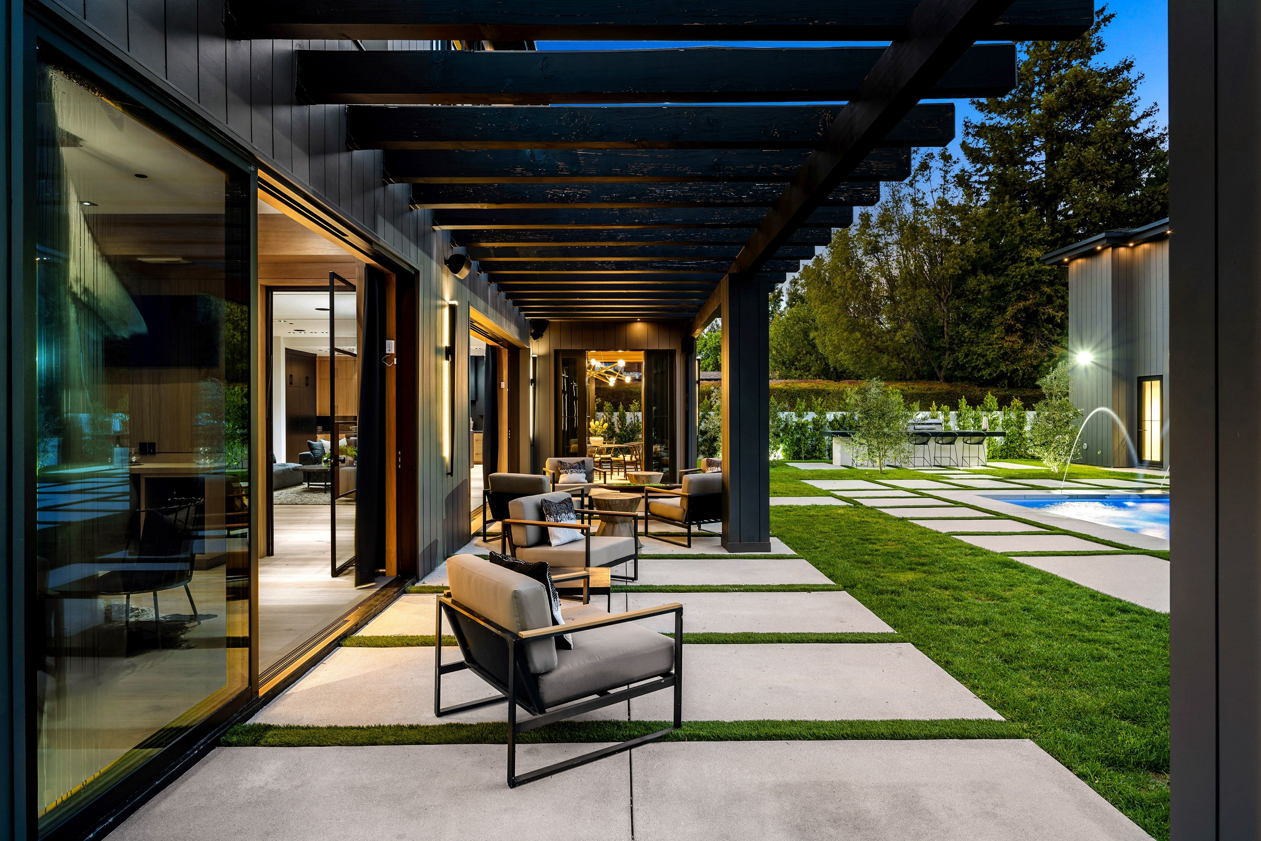 Image showing a stunning concrete patio installed by concrete contractors.